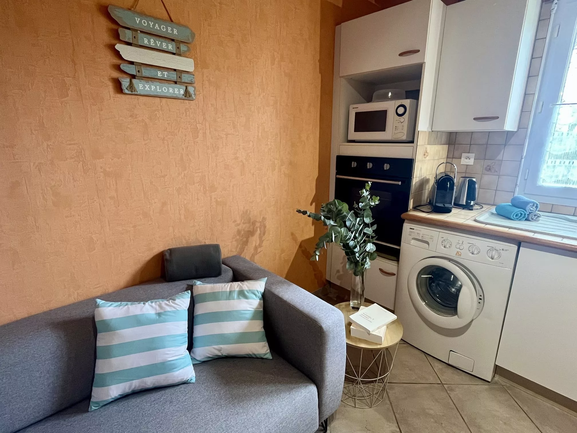 Les Gîtes de la Mouette Ravenoville Cotentin Gîte Bigorneau Cuisine Salon